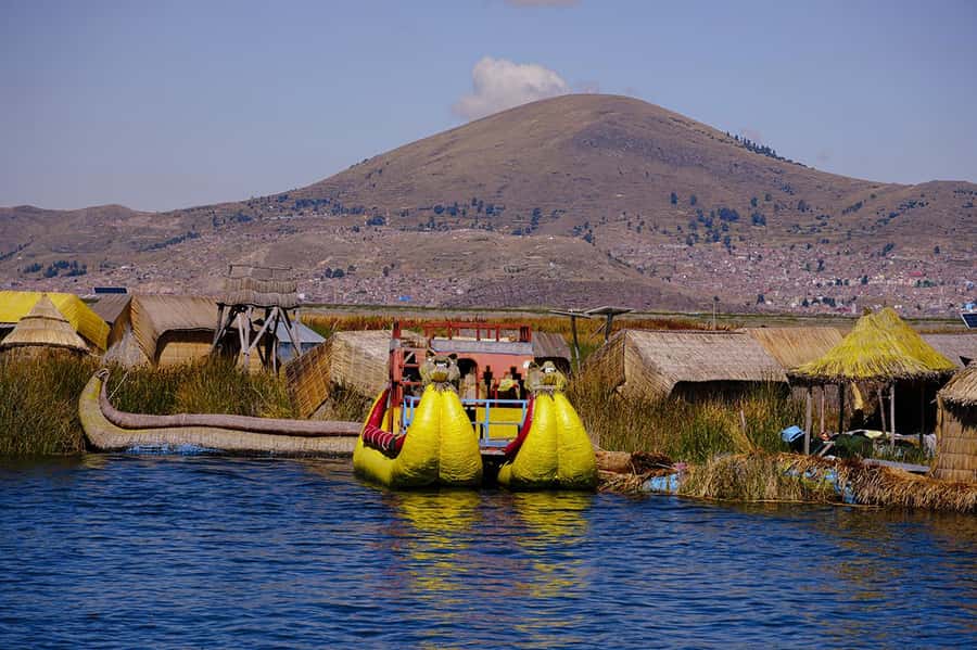 From Cusco: Titicaca Lake - Full day tour with sleeper bus - Uros Floating Islands: reed boats, family meetings, and a careful approach to craft buying