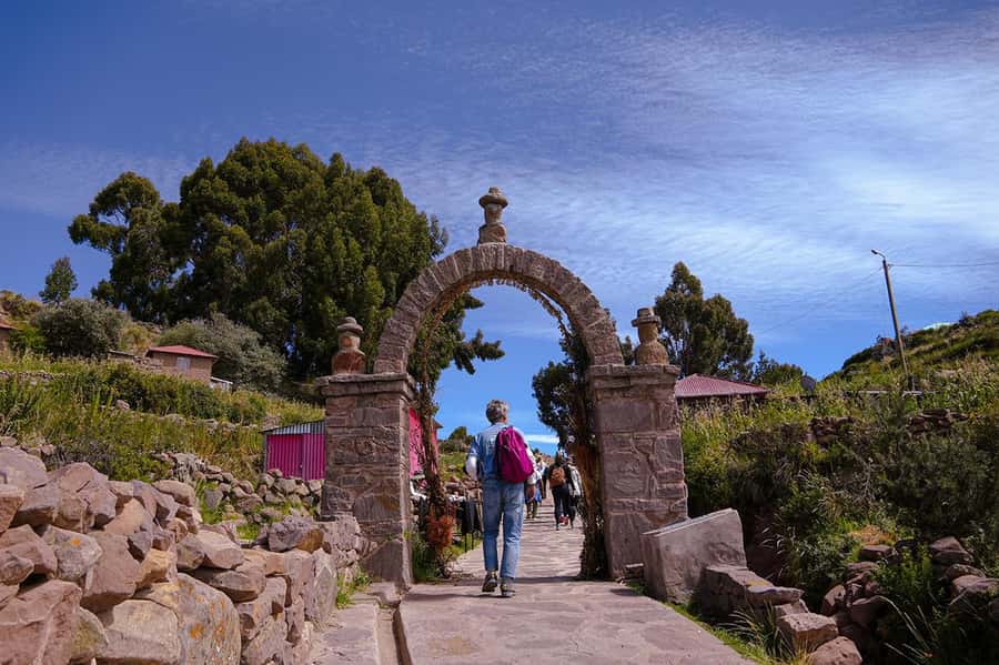 From Cusco: Titicaca Lake - Full day tour with sleeper bus - Price and value: what you’re really paying for at $119