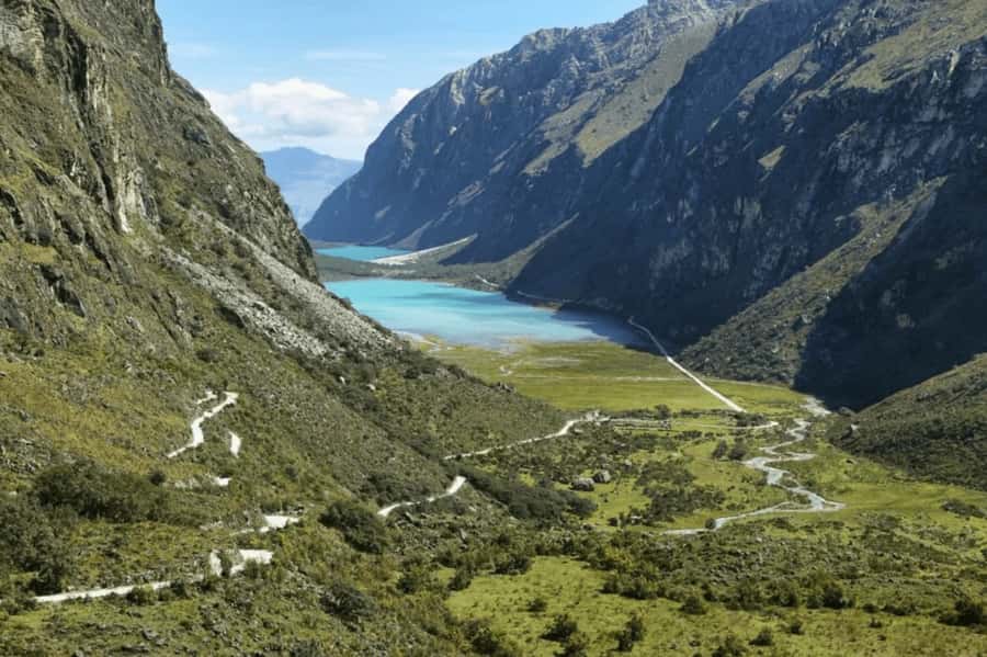 From Huaraz: Tour to Llanganuco Lakes (Chinancocha Lake) - Carhuaz morning stops: ice cream, church, and a quick feel for local life