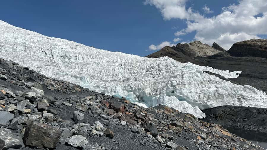 From Huaraz: Tour to the Pastoruri Glacier and Puya Raimondi - Morning pickup and the ride through Cordillera Blanca views