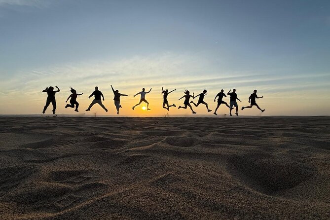 From Ica to Huacachina: Buggy and Sandboarding Tour with Sunset - Where sunset happens and how to get good photos