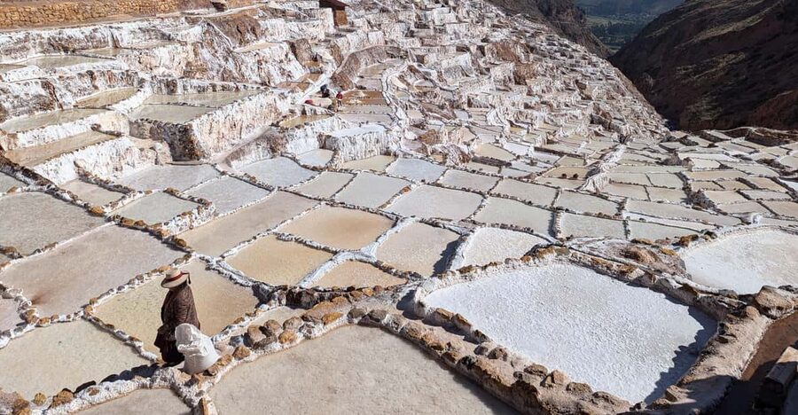 From Ollantaytambo:Moray, Salt Mines, Chinchero end in Cusco - Lunch in Maras, then the drive to Chinchero