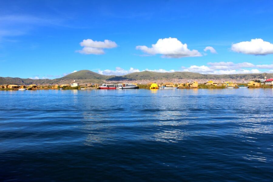 From Puno: Uros floating islands half Day tour - Guide and language: what to look for during the explanation