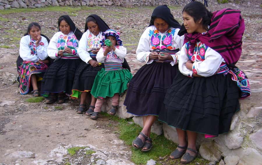 FromPuno: Uros and Amantani Islands Full-Day Tour with Lunch - The guide experience: where the best moments come from