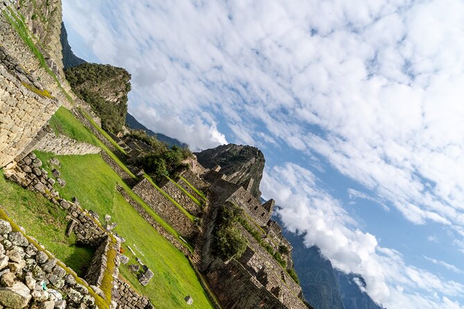 Full Day Guided Tour to Machu Picchu Transportation Included - What the small group really changes on a Machu Picchu day