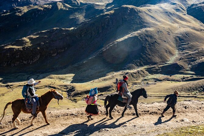Full Day Hiking Tour in Rainbow Mountain Vinicunca Cusco - The 30 to 40 minute summit window at Vinicunca