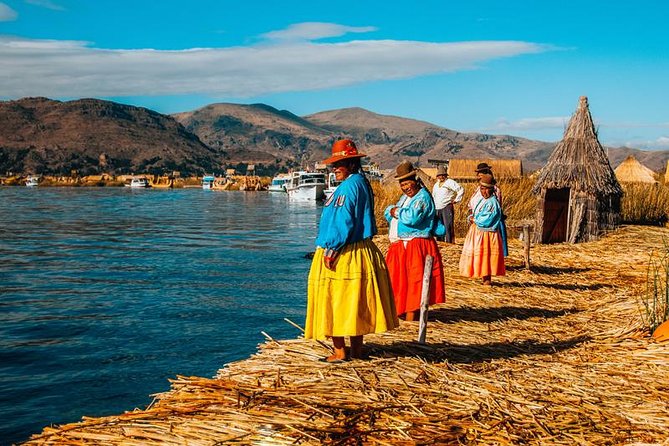 Full Day Lake Titicaca Tour from Cusco - Day 1: 9:30 pm Cusco departure on Peru Hop, the easiest start