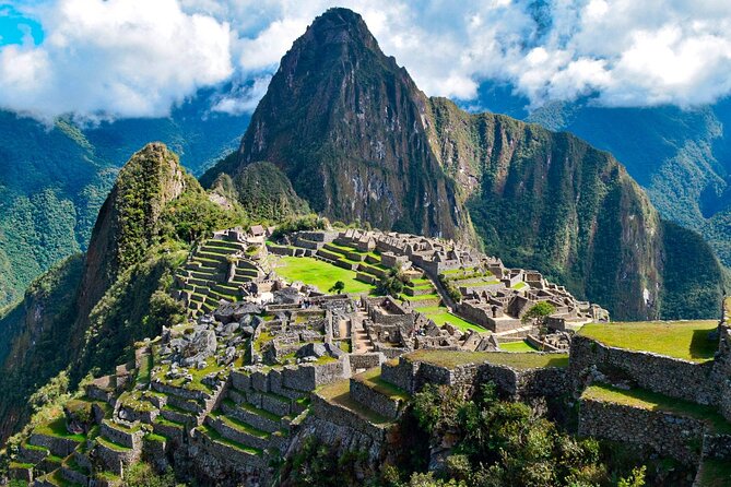 Full-Day Private Tour in Machupicchu with Expedition Train - The Expedition Train Ride to Aguas Calientes: What You’re Actually Doing