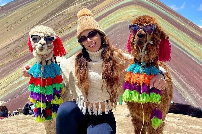 Full Day Tour in Rainbow Mountain from Cusco - From Phulawasipata to Vinicunca, the hike with animals and high Andean scenery