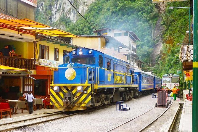 Full Day Tour to Machu Picchu by Train - The ride down and the Aguas Calientes lunch window