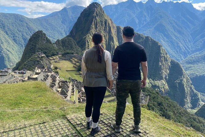 Full Day Tour to Machupicchu - Aguas Calientes and the included up and down bus