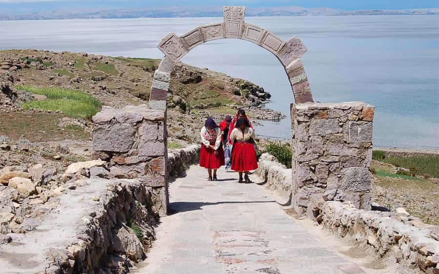 Full Day Tour to Titicaca Lake in Puno: Uros and Amantani - Amantani Island: The Walk to Town and the Textiles Thread
