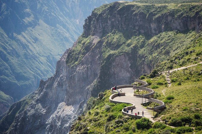 gazebos cannon of the coca - Cruz del Condor timing: why 7:30 am matters