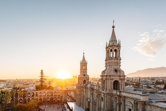 Golden hour, legends of Arequipa and Peruvian Coffee - Golden hour timing in Arequipa, starting at 2:30 pm
