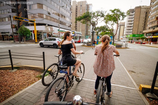 Great Bike Tour in Lima - Street art and contemporary nightlife, without forcing the party vibe