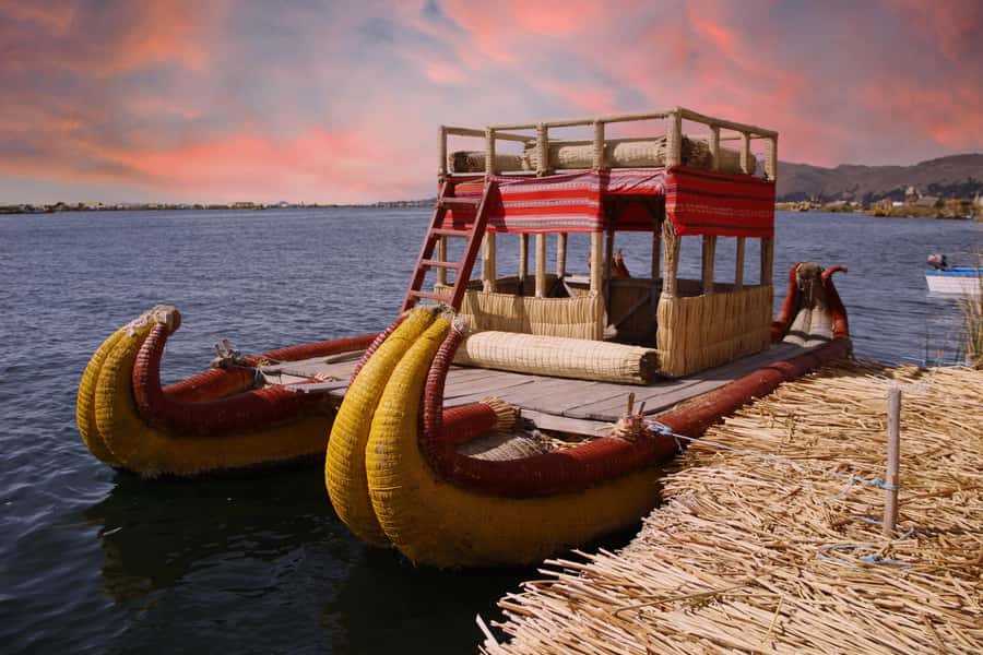 Half Day Guided Lake Titicaca Tour to Uros Floating Islands - The boat ride on Lake Titicaca: views, wind, and quick scenery changes