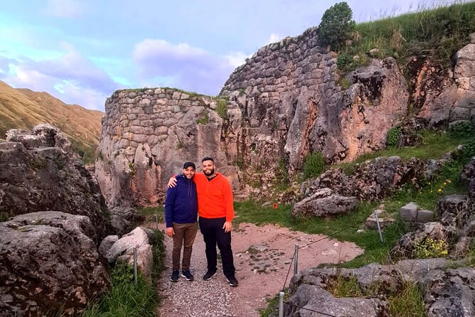 Half Day Tour in Cusco: Exploring the City and Four Ruins - Stop 4: Q’enqo’s carved stone and tricky tunnels