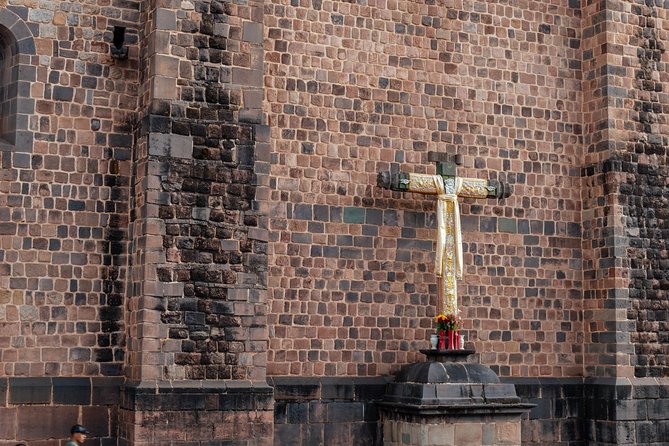 Highlights & Hidden Gems With Locals: Best of Cusco Private Tour - Qorikancha: where gold legends meet the real site