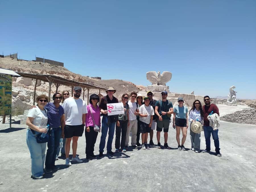 Hike to the Ruta del Sillar and Culebrillas in Arequipa - Getting picked up in central Arequipa and settling into the van timeline