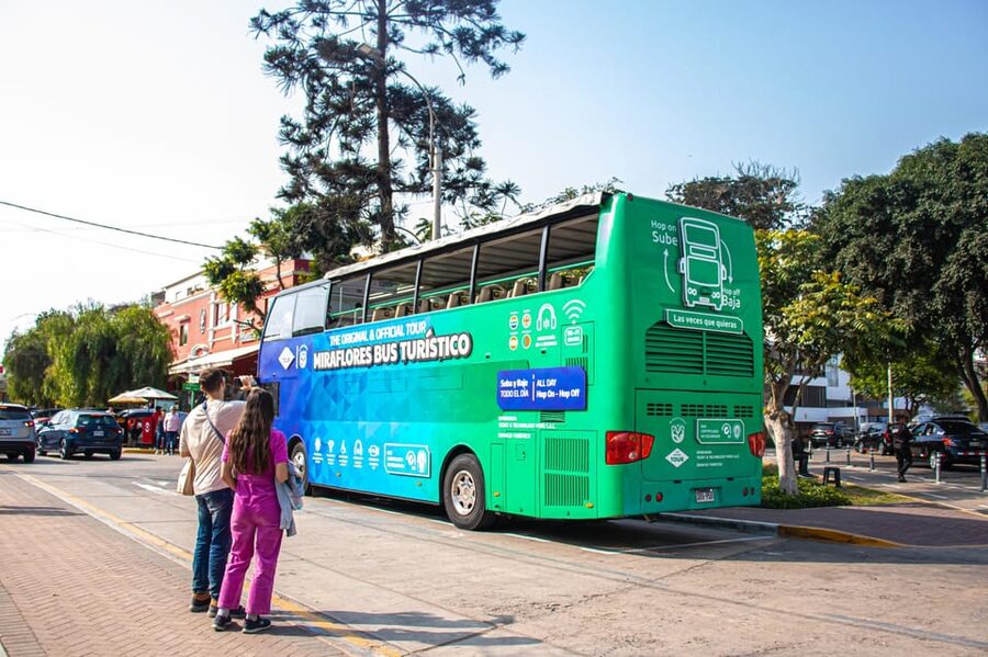 Hop on - Hop Bus in Miraflores - A realistic plan for your day on the bus