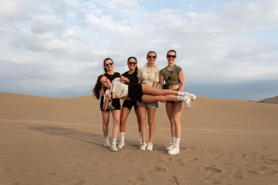 Huacachina: Buggy en las Dunas al Atardecer y Sandboarding - Sunset Over the Oasis: Photos, Timing, and That Last-Look Magic
