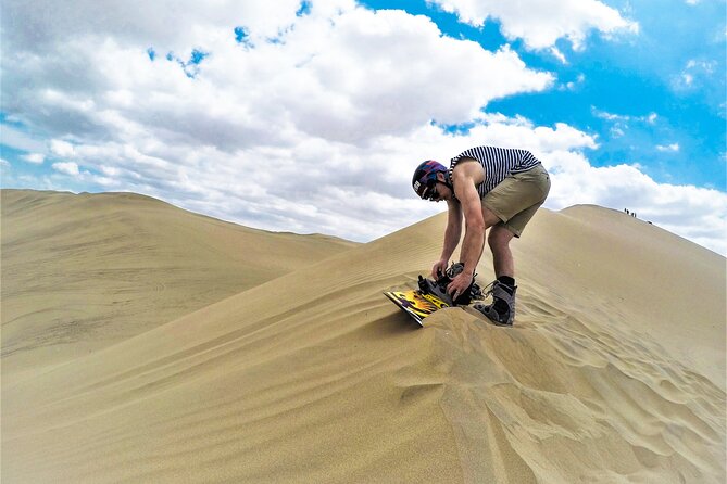Huacachina Sandboard - Riding, photos, and videos: how you keep the fun without babysitting your camera