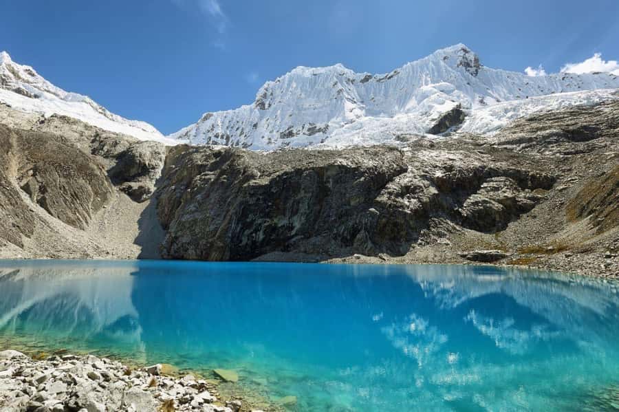 Huaraz: Laguna 69 | Cordillera Blanca | Hike to Lake 69 - Entering Huascarán National Park: the fee is small, the context is big