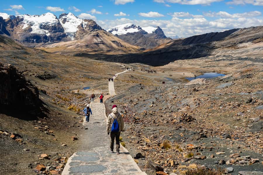 Huaraz: Pastoruri Glacier Day Trip - Lunch in Ticapampa or Catac, plus what changes with private