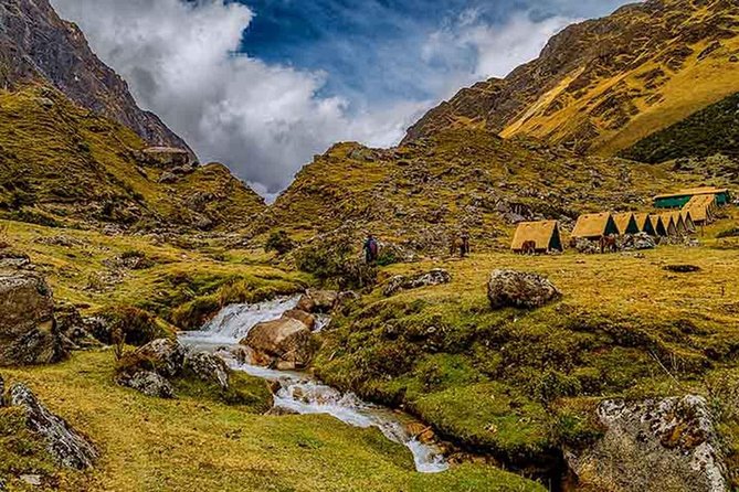 Humantay Lake Full-Day Adventure: Scenic Trek and Stunning Views - The return to Soraypampa: easier on paper, still take it steady
