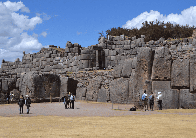 In Cusco: Saqsaywaman, Qenqo, Pukapukara, Tambomachay. - Tambomachay: the famous Inca shower stop