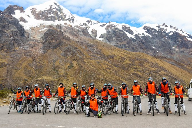 Inca Jungle Tour to Machu Picchu 4D - 3N Standard - Day 2 in the Inca jungle: high forest trekking, community lunch, and Cocalmayo hot springs