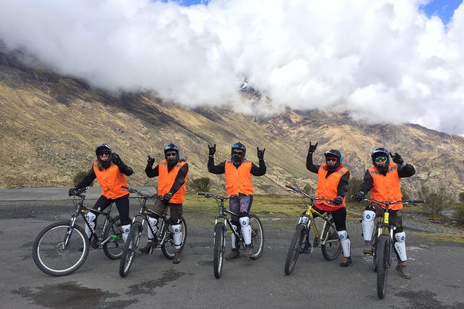 Inca Jungle Trail to Machu Picchu 4 Days - Guides, Teamwork, and the Small Group Advantage