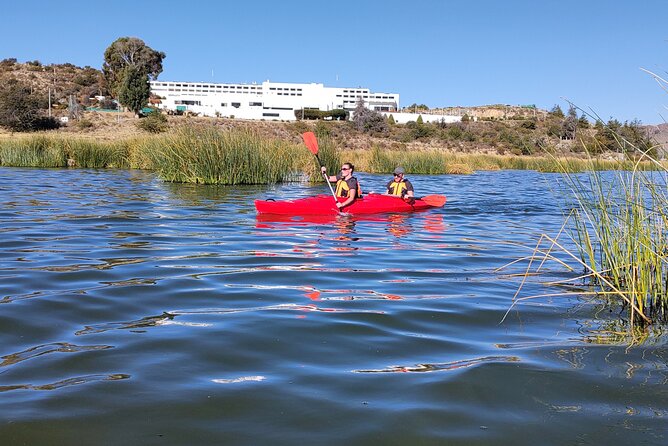 Kayaking uros island (half day) - Stop on Suma Kile: meeting Maria and learning how it works