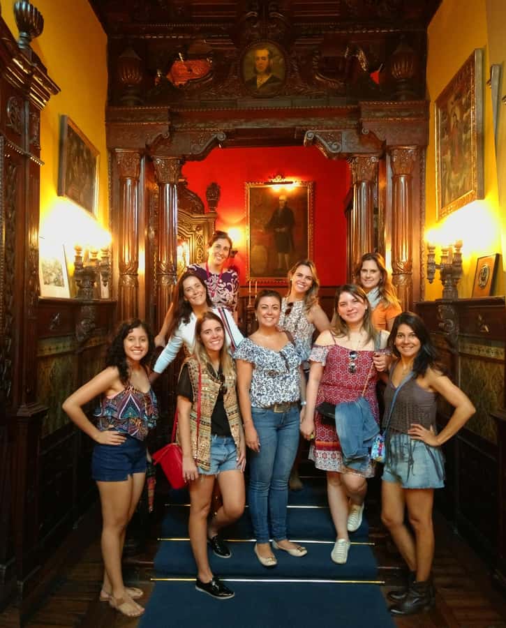 La casa de Aliaga, an alive colonial jewel at Lima center. - Getting there: the meeting point by the Government Palace