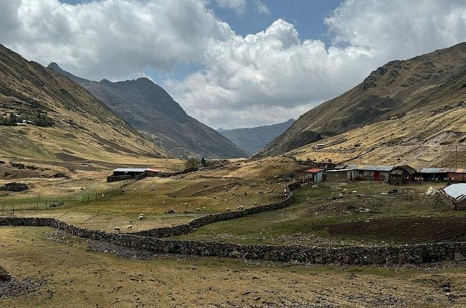 Lares Trek to Machu Picchu 4 Days - Day 4 sunrise at Machu Picchu: first bus, two-hour guided tour, then the train