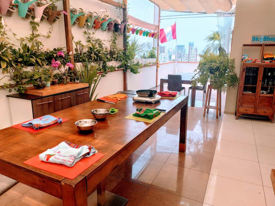 Lima: 4-Course Peruvian Cooking Class in Miraflores - Cooking with an expert instructor, and learning why each dish works