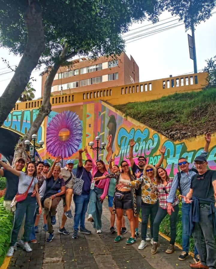 Lima: Barranco Walking Tour - Street Art & Photo Stops - The open-air mural gallery: how to make your photos look sharp