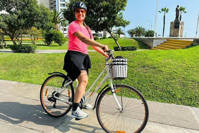 Lima Bike Tour in Miraflores & Barranco - Shared small group - Why this Lima bike route works so well for first-timers
