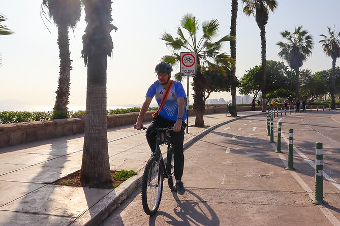 Lima Bike Tour in Miraflores & Barranco - Shared small group - Barranco on foot: Puente de los Suspiros, murals, and old-house architecture