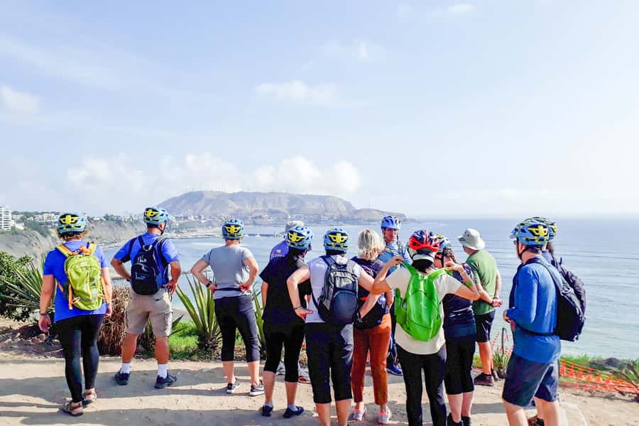 Lima Bike Tour: La Costa Verde & Jesus Statue in Chorrillos - Meet at GOGO Biking and roll out with a guide who keeps it calm