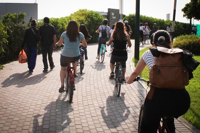 Lima Bike Tour Miraflores - Barranco + Huaca Pucllana! - Park of Love and Larcomar: when the tour turns into a local hangout