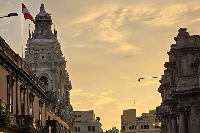 Lima by night including Catacombs & Water Show Tour - Guides, group size, and pacing in Lima traffic