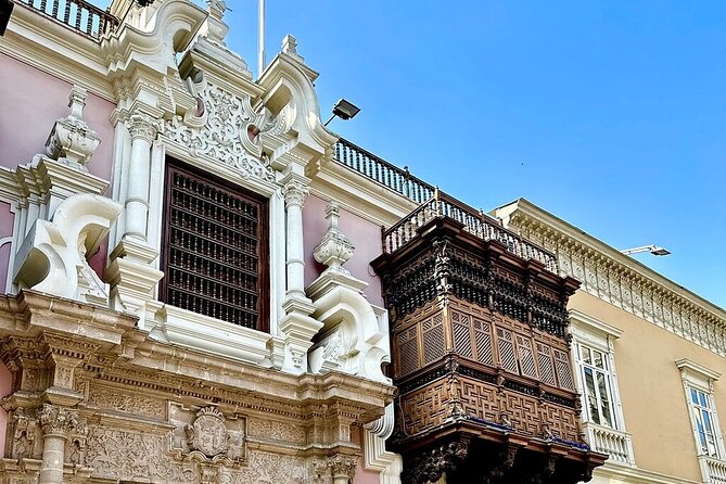 Lima City, Central Market & Catacombs Tour (Pick-up & Drop Off) - Plaza de Armas: Palace of Government, Cathedral, and City Hall in one civic frame