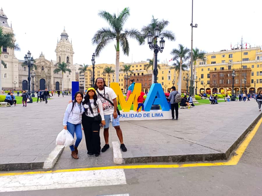 Lima: City Highlights Walking Tour & Catacombs - San Francisco de Asís Monastery: Library and Bar Cordano Before the Underground