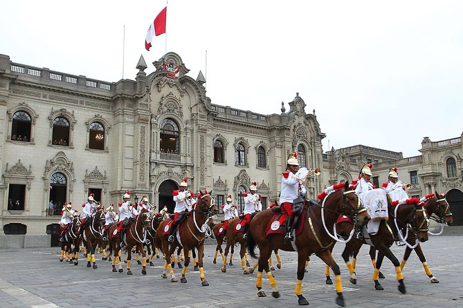 Lima City tour and Catacombs Museum (04 hours) Private Tour with guide in Lima - Plaza San Martín: Don José de San Martín in the middle of town