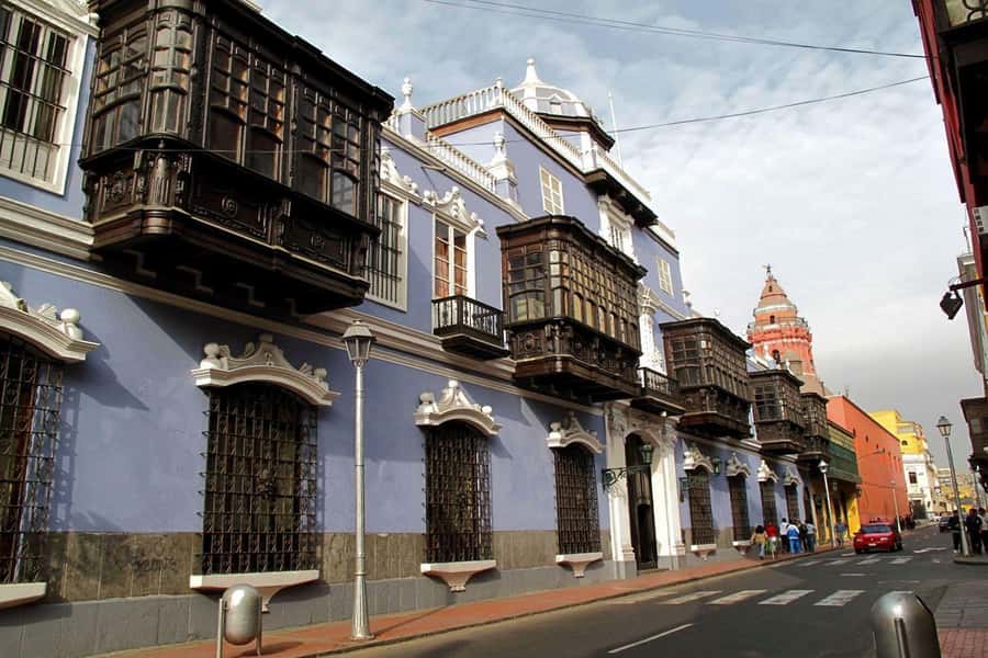 Lima : City Tour by Panoramic Bus - Walking & Catacombs - The UNESCO Historic Center walk, Plaza San Martín to Plaza Mayor