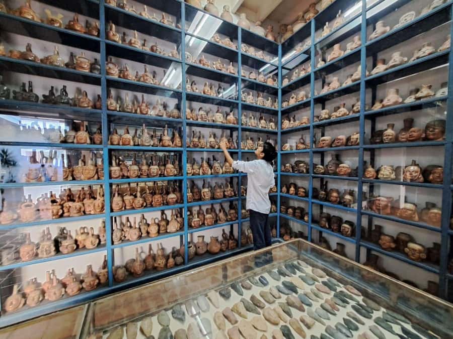 Lima city tour: Larco Museum and Huaca Pucllana - Huaca Pucllana, the adobe pyramid that refuses to stay in the past