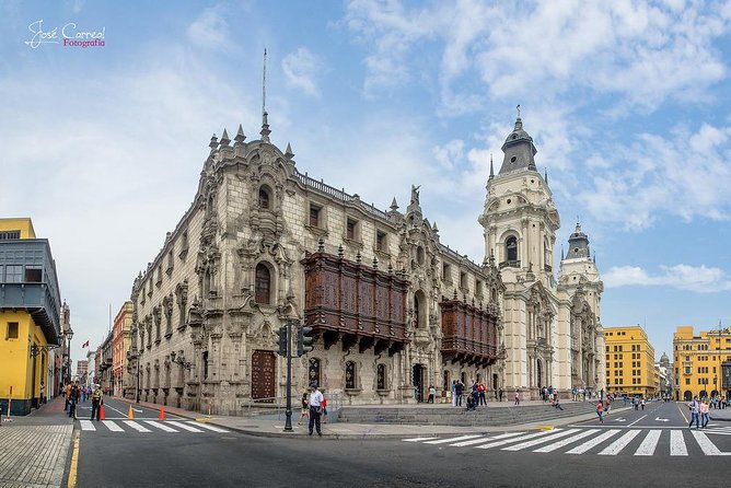 Lima City Tour. Pre-Hispanic, Colonial and Modern Tour. - Stop 1: Huaca Pucllana, the pre-Inca start that sets the tone