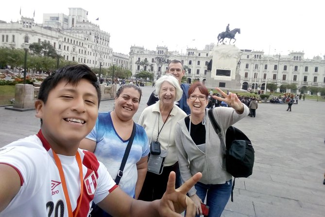 LIMA: City Walking Tour with Catacombs + Local Market - Snacks and small comforts that make a difference on foot