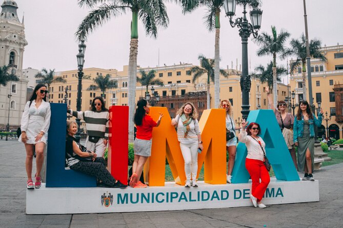 Lima Full Day Exclusive : History, Culture and Lunch Included - Miraflores: ocean cliffs, Parque del Amor, Kennedy Park, and Surquillo Market